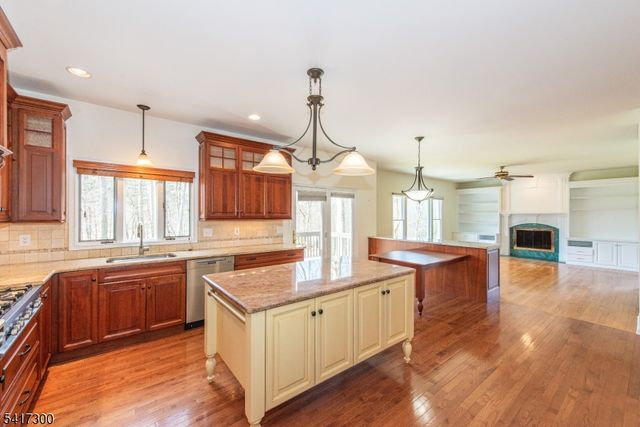 5 HERITAGE CT, Randolph Twp., NJ 07869