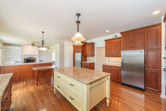 5 HERITAGE CT, Randolph Twp., NJ 07869