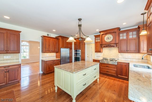 5 HERITAGE CT, Randolph Twp., NJ 07869