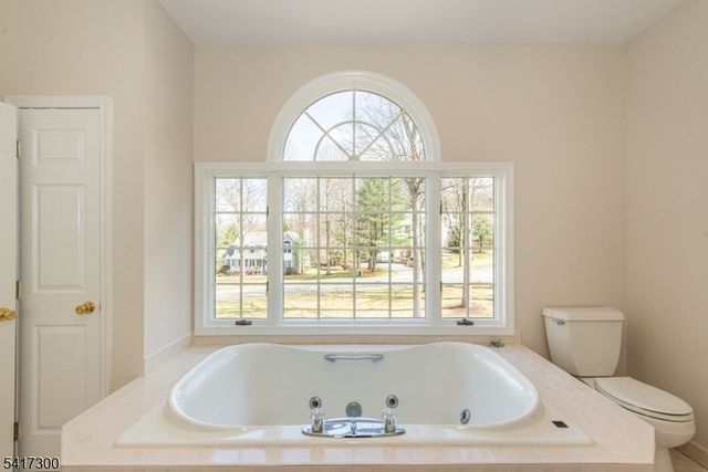 5 HERITAGE CT, Randolph Twp., NJ 07869