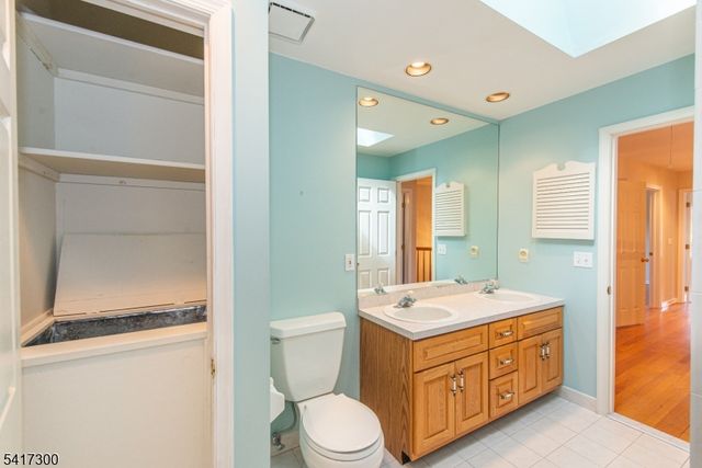 5 HERITAGE CT, Randolph Twp., NJ 07869