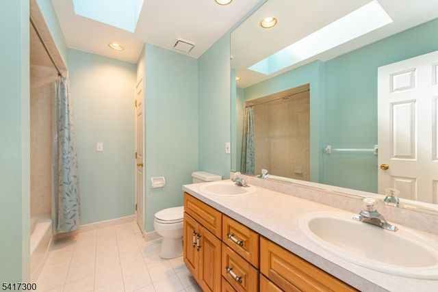 5 HERITAGE CT, Randolph Twp., NJ 07869