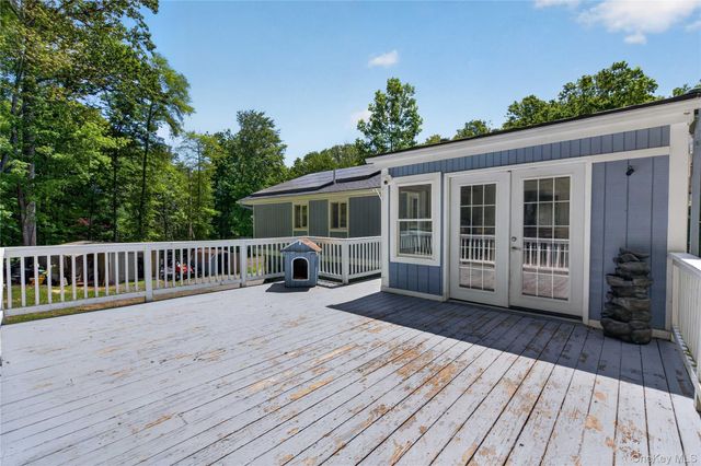 20 Patrick Drive, Bloomingburg, NY 12721