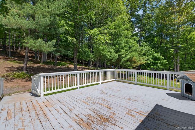 20 Patrick Drive, Bloomingburg, NY 12721