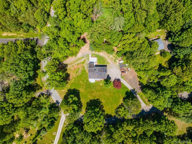 20 Patrick Drive, Bloomingburg, NY 12721