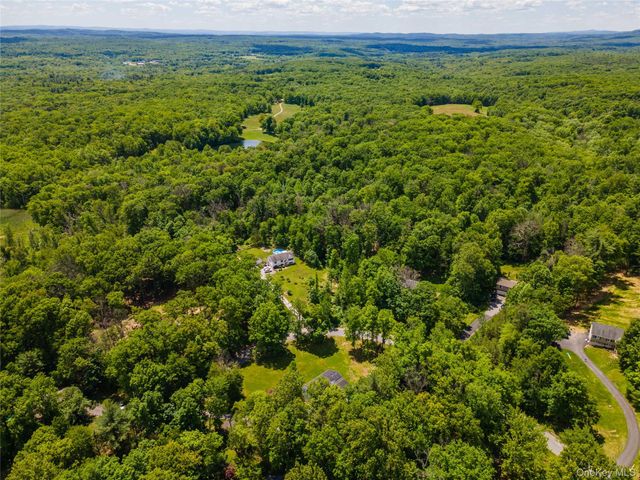 20 Patrick Drive, Bloomingburg, NY 12721