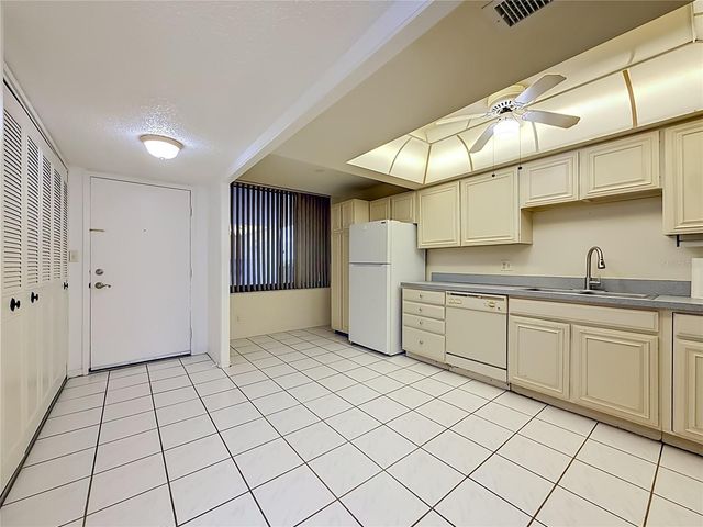 7100 SUNSET WAY 207, St Pete Beach, FL 33706