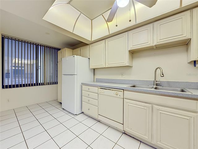 7100 SUNSET WAY 207, St Pete Beach, FL 33706