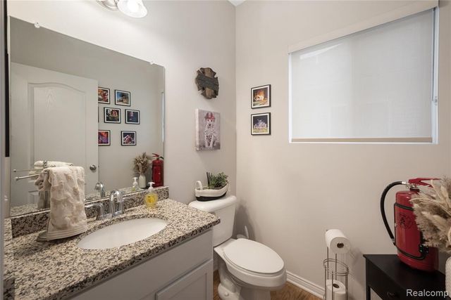 353 Hidden River, Holly, MI 48442