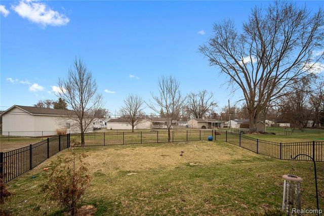 353 Hidden River, Holly, MI 48442