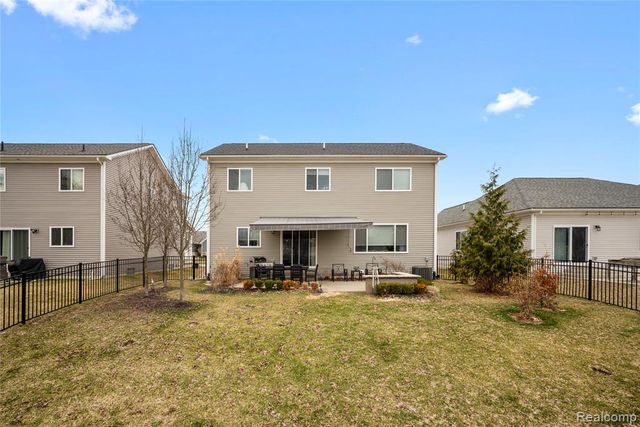 353 Hidden River, Holly, MI 48442