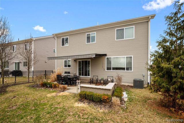 353 Hidden River, Holly, MI 48442