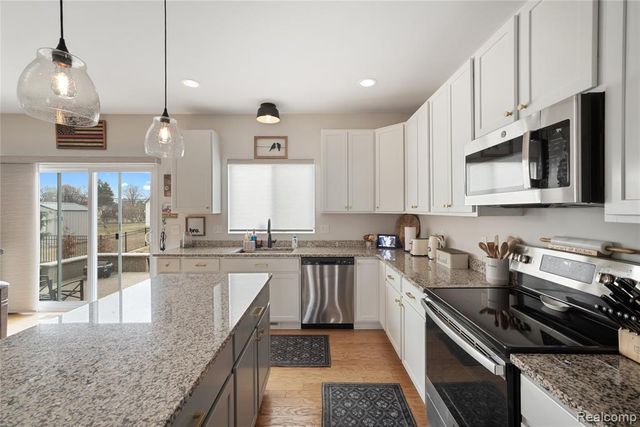 353 Hidden River, Holly, MI 48442