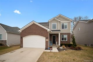 353 Hidden River, Holly, MI 48442