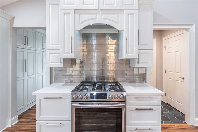 194 Melanie Lane, Woodstock, GA 30188