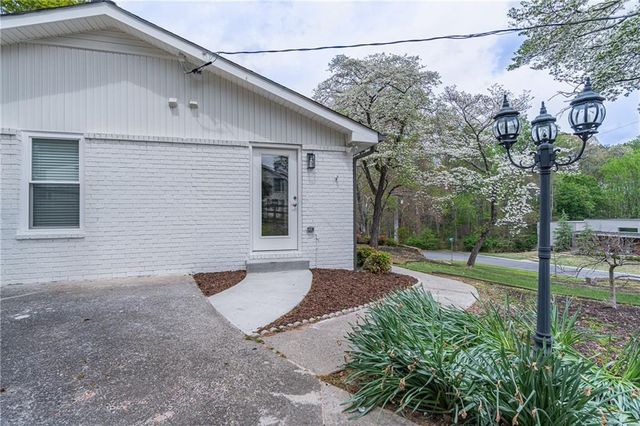 194 Melanie Lane, Woodstock, GA 30188