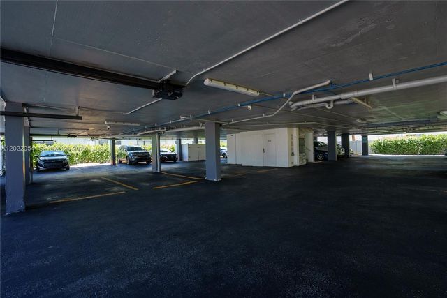 1986 Biarritz Dr 101, Miami Beach, FL 33141