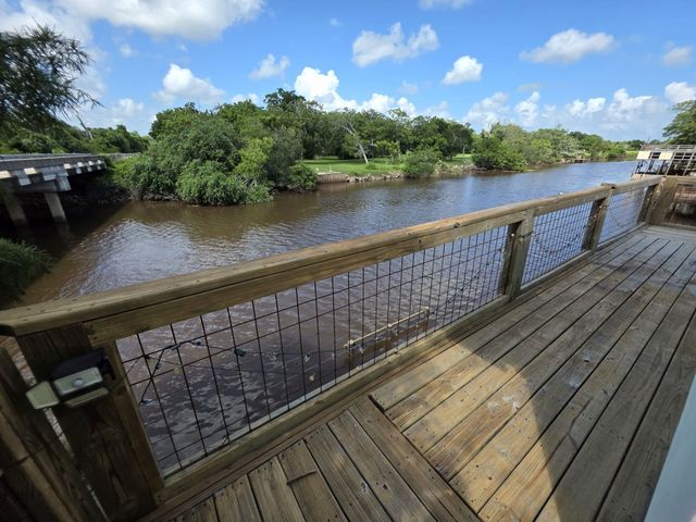 354 Sir Lancelot Drive N, Sargent, TX 77414