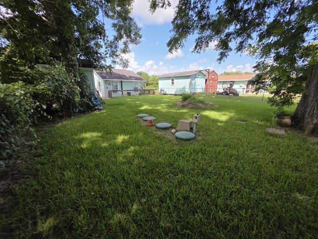 354 Sir Lancelot Drive N, Sargent, TX 77414