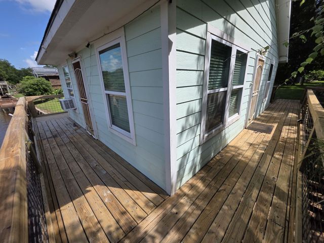 354 Sir Lancelot Drive N, Sargent, TX 77414