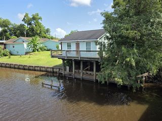 354 Sir Lancelot Drive N, Sargent, TX 77414