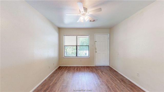 303 Manuel Drive C, College Station, TX 77840