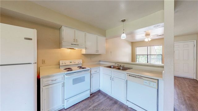 303 Manuel Drive C, College Station, TX 77840
