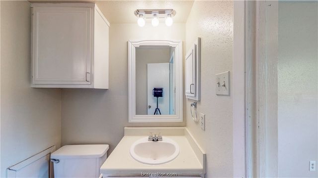 303 Manuel Drive C, College Station, TX 77840