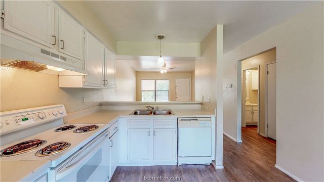 303 Manuel Drive C, College Station, TX 77840