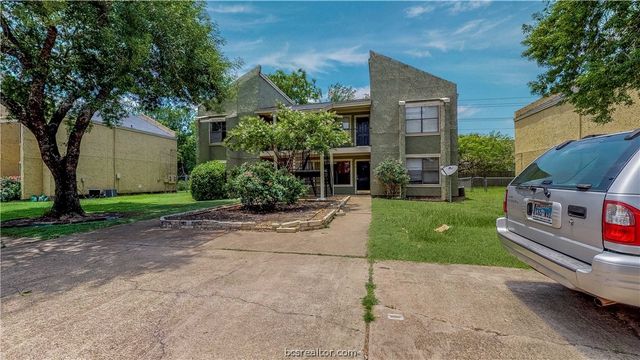 303 Manuel Drive C, College Station, TX 77840