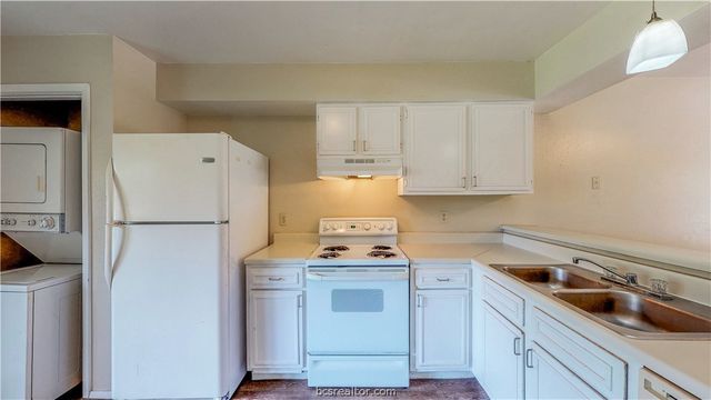 303 Manuel Drive C, College Station, TX 77840
