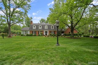 410 Steeplechase Lane, St Louis, MO 63131
