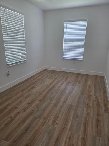 9900 NW 25th Avenue, Miami, FL 33147
