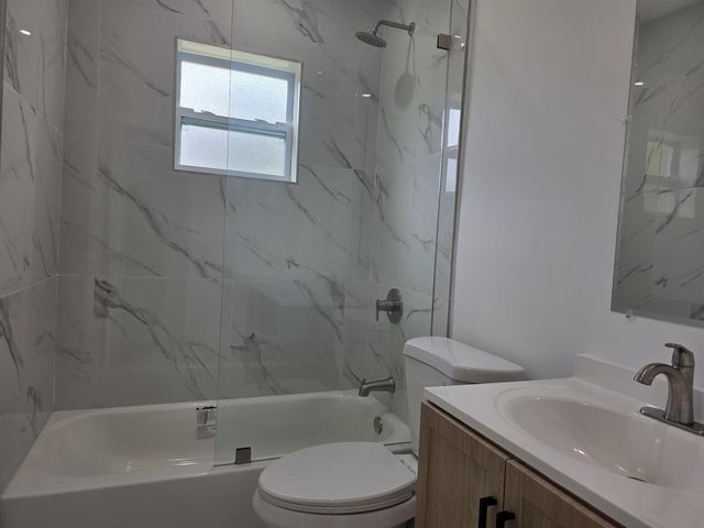9900 NW 25th Avenue, Miami, FL 33147