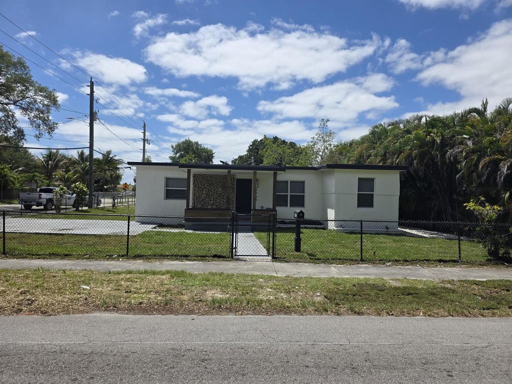 9900 NW 25th Avenue, Miami, FL 33147