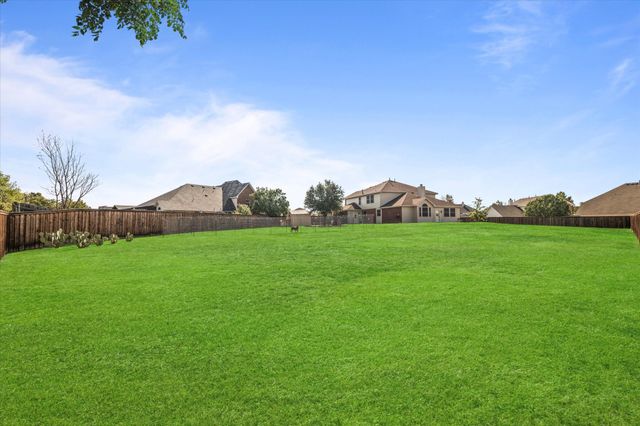 5401 Loftsmoor Court, Fort Worth, TX 76244