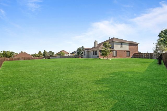 5401 Loftsmoor Court, Fort Worth, TX 76244