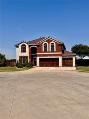 5401 Loftsmoor Court, Fort Worth, TX 76244