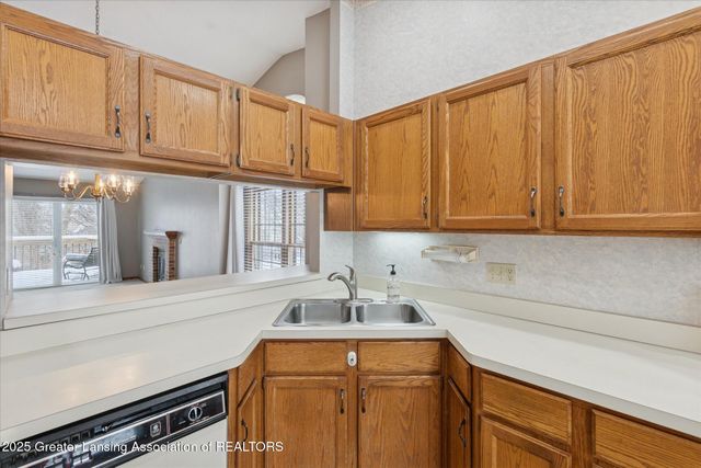 6542 Brook Trail, Lansing, MI 48917