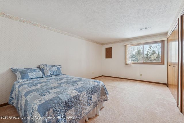 6542 Brook Trail, Lansing, MI 48917