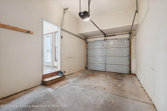 6542 Brook Trail, Lansing, MI 48917