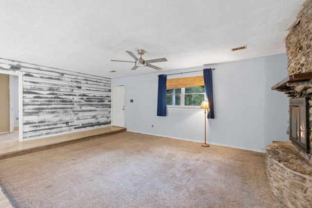 142 Lois Lane, Nicholasville, KY 40356