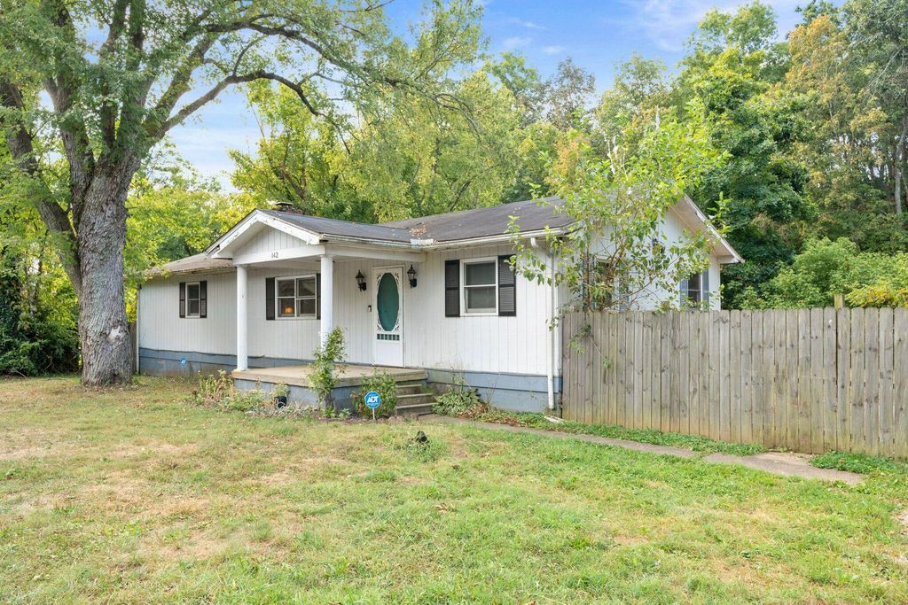 142 Lois Lane, Nicholasville, KY 40356