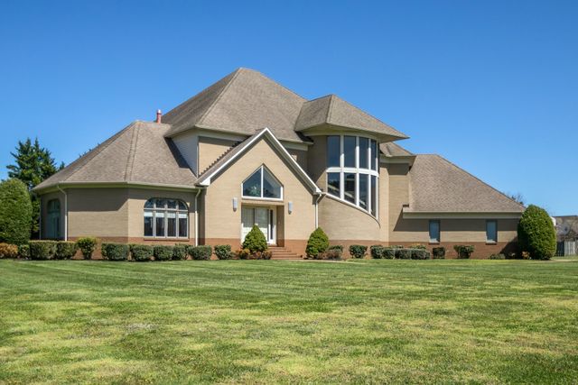 970 9th St, Lawrenceburg, TN 38464