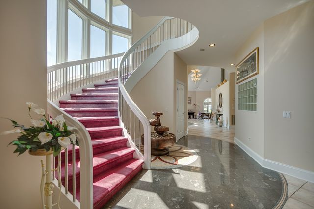 970 9th St, Lawrenceburg, TN 38464