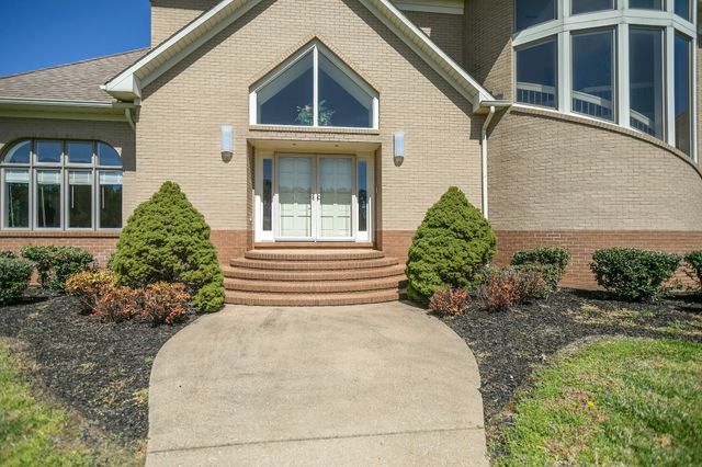 970 9th St, Lawrenceburg, TN 38464