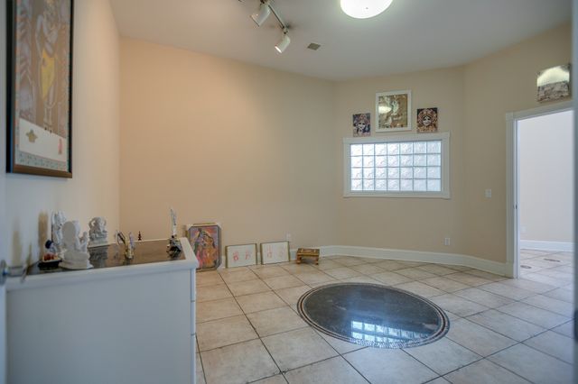 970 9th St, Lawrenceburg, TN 38464