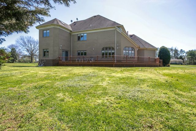 970 9th St, Lawrenceburg, TN 38464