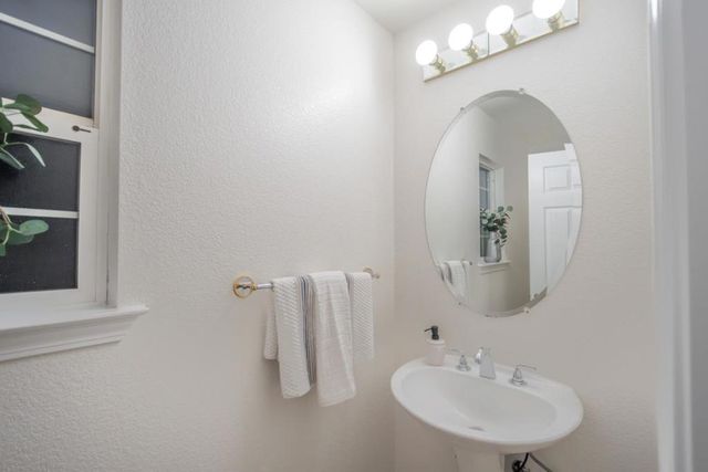 18060 King Court, Saratoga, CA 95070