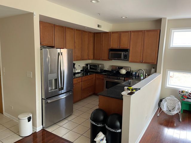 915 S Oak PArk Avenue 1A, Oak Park, IL 60304